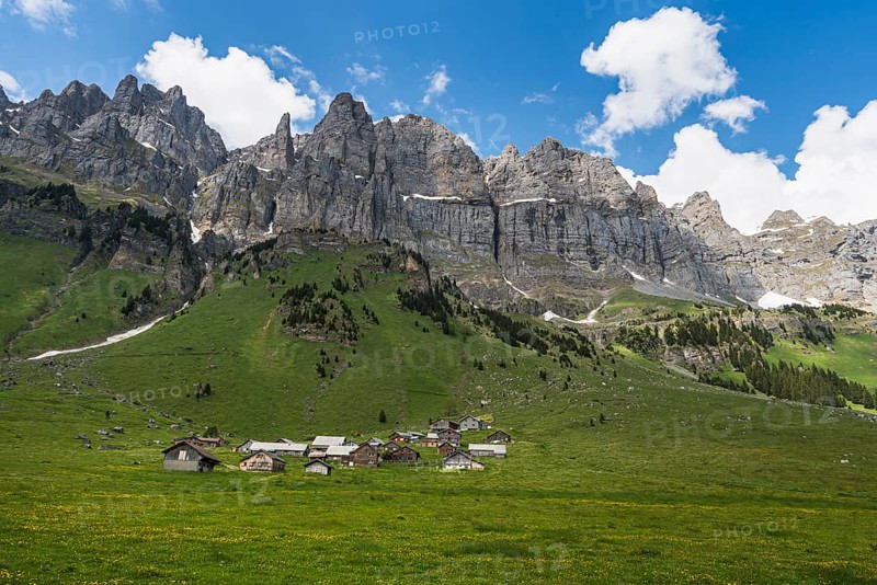 Alpine huts and barns on the Urnerboden