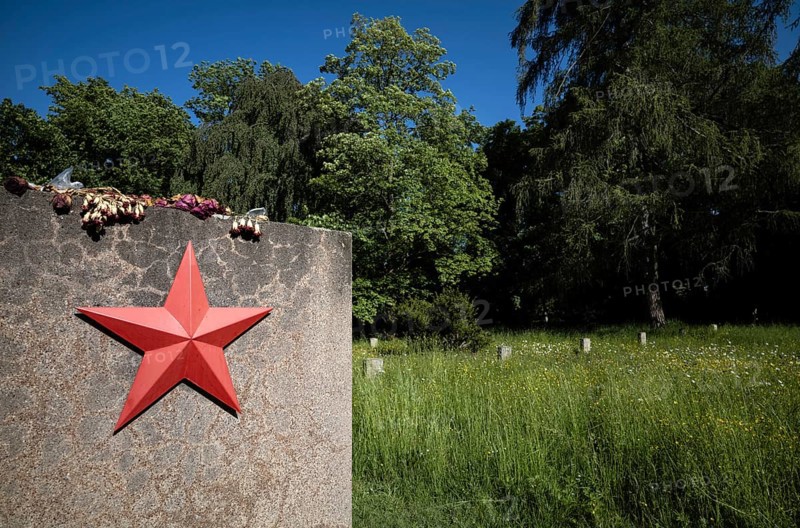 Main memorial stone