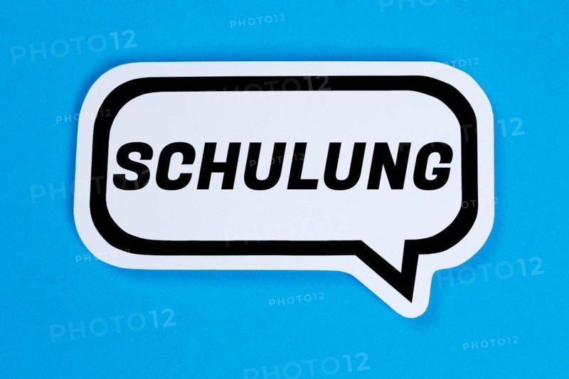 Training seminar course workshop learn education in speech bubble communication business concept in Stuttgart
