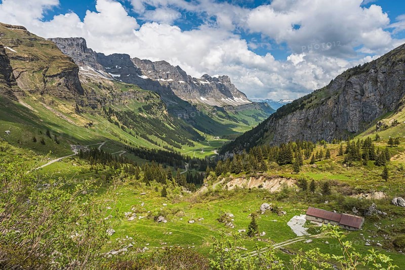 Mountain panorama on the Klausen Pass