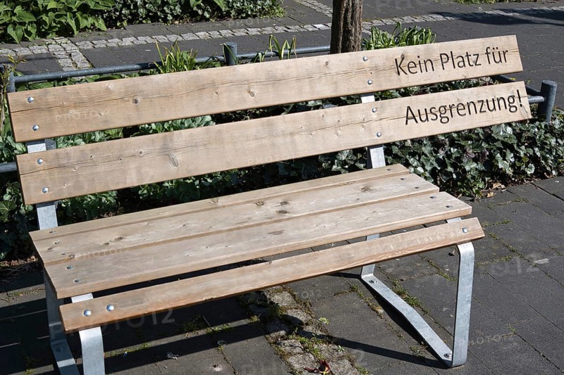 Bench with inscription Kein Platz fuer Ausgrenzung