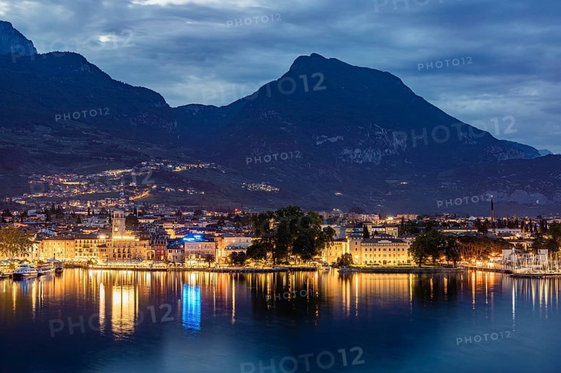 Town view of Riva del Garda at night
