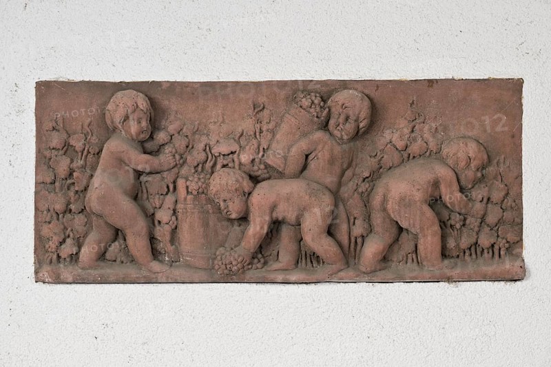 Wall relief grape grape harvest