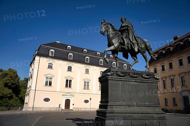 Carl August Monument
