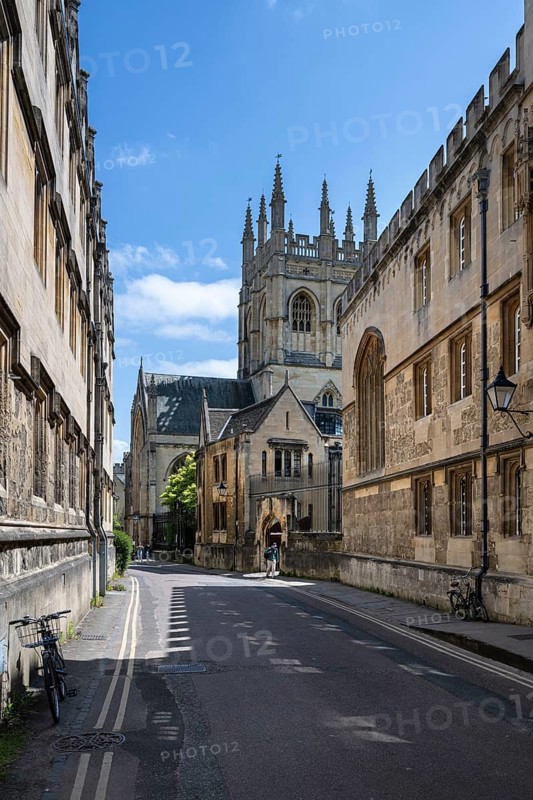 Merton Street in the old town of Oxford