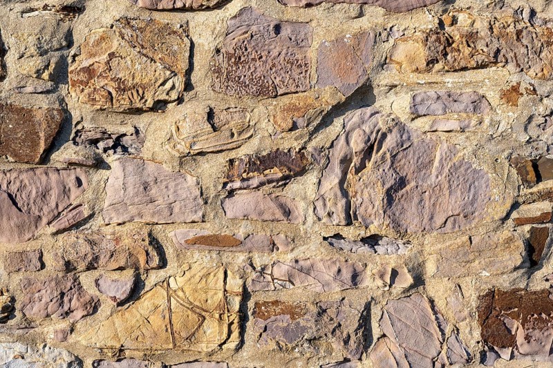 Wall stones of different types of stone