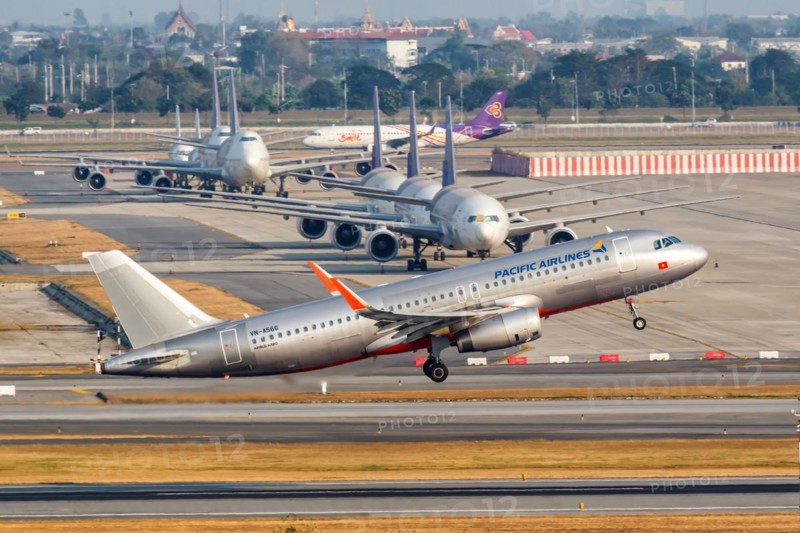 A Pacific Airlines Airbus A320 aircraft with registration number VN-A566 at Bangkok Suvarnabhumi Airport