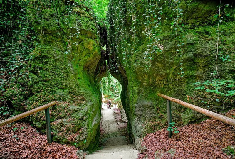 Rock formation Gespaltener Fels
