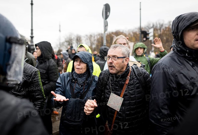 Demonstrators protest against the reform of the infection protection law