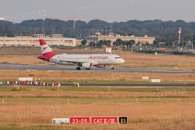 Passenger aircraft Airbus A320-214 of Austrian Airlines on the tarmac at Hamburg Airport