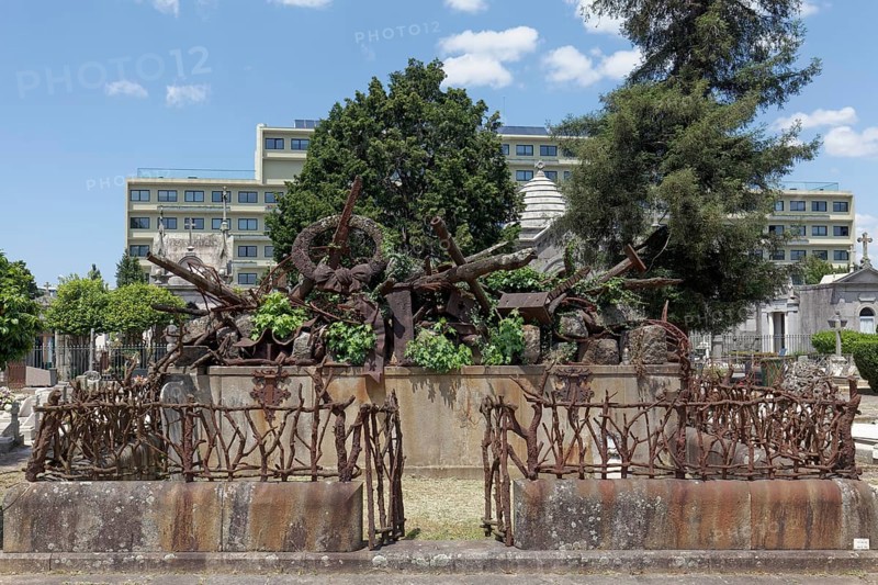 Grave monument in honour of the victims of the 1988 Baquet Theatre fire