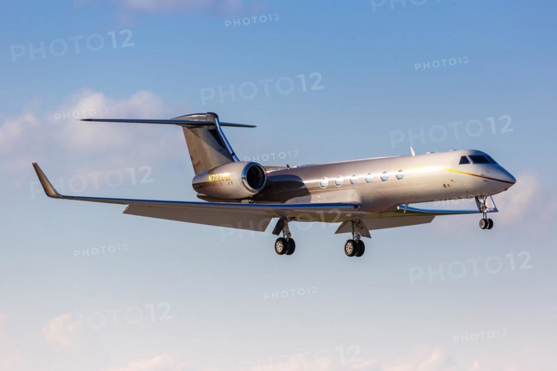 A Gulfstream Aerospace G-V Corporate Wings aircraft with registration N727PR at Fort Lauderdale Airport