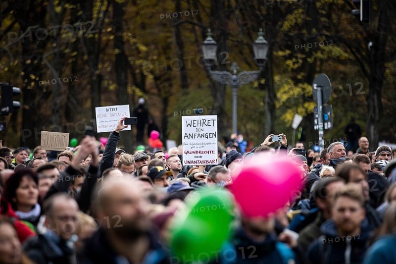 Demonstrators protest against the reform of the infection protection law