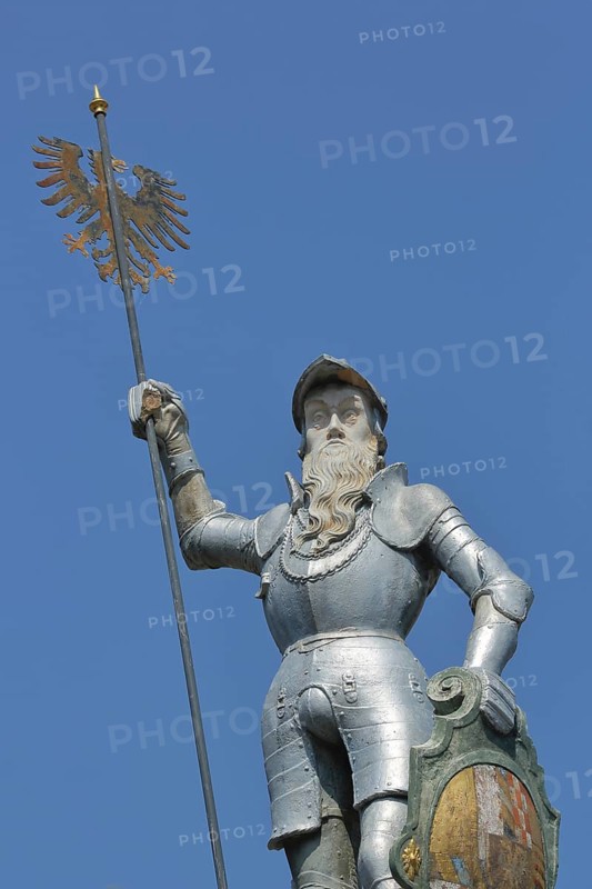 Knight figure with lance and shield at the hop well built 1573