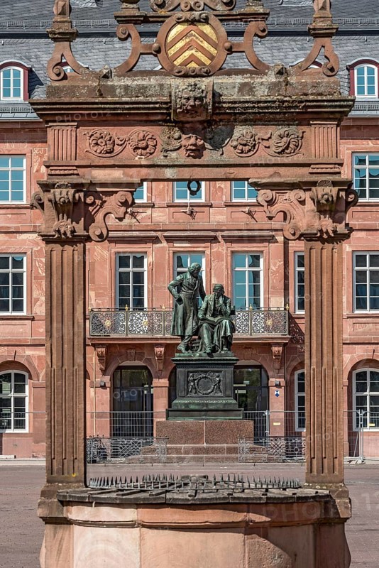 Monument Brothers Jakob and Wilhelm Grimm