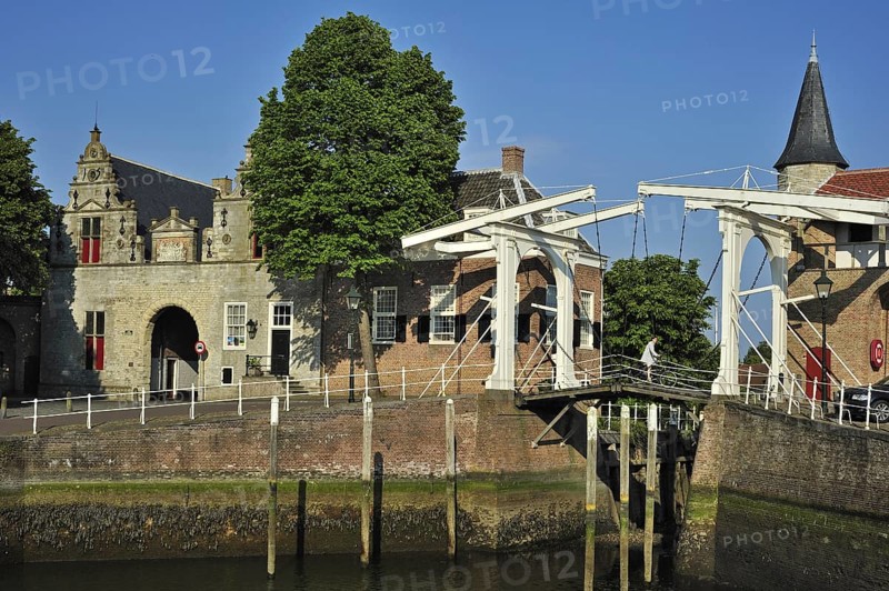 Drawbridge and the Noordhavenpoort at the old harbour in Zierikzee