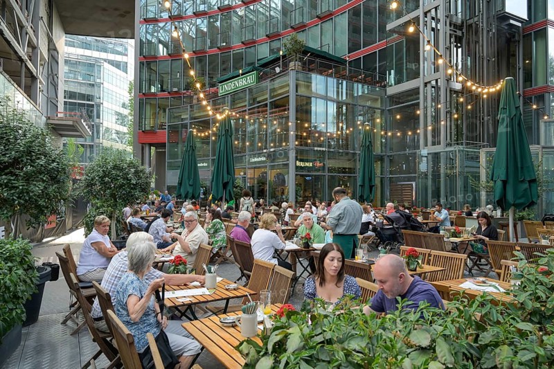 Lindenbraeu Brewery and Restaurant in the SonyCenter