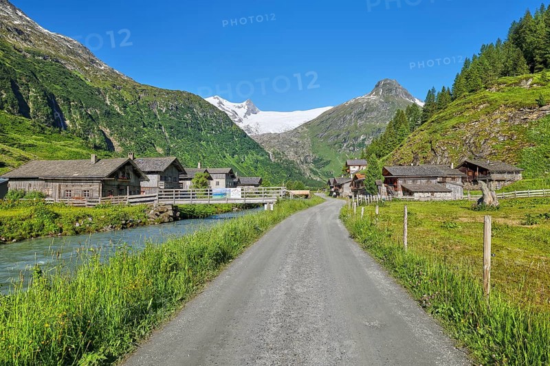 Alpine huts in Innergschloess