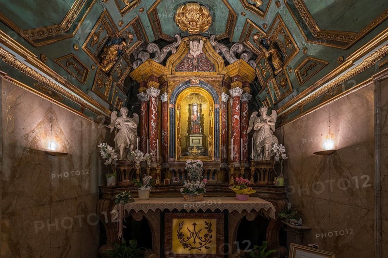 Choir chapel with the cedar wood figure of the Madonna di Crea
