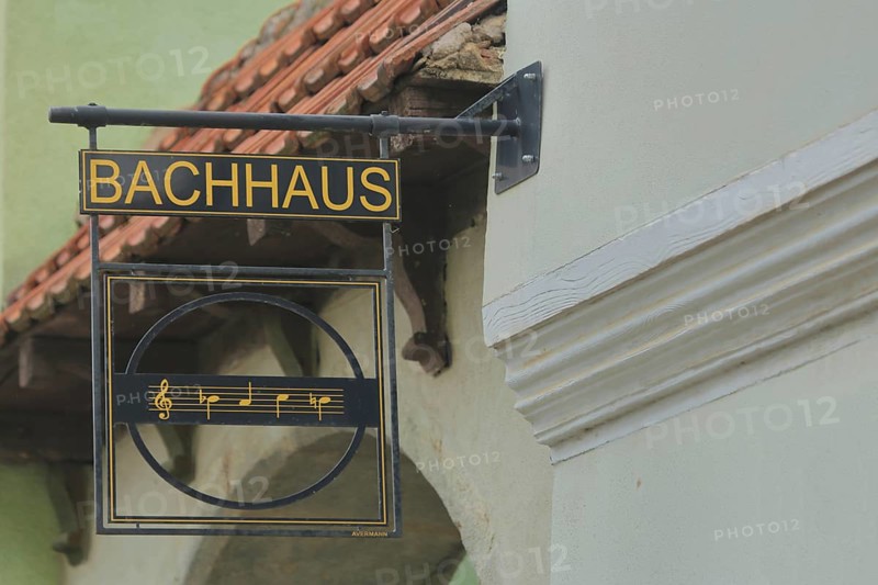 Nose plate with musical notes and inscription Bachhaus