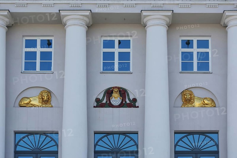 House wall with columns