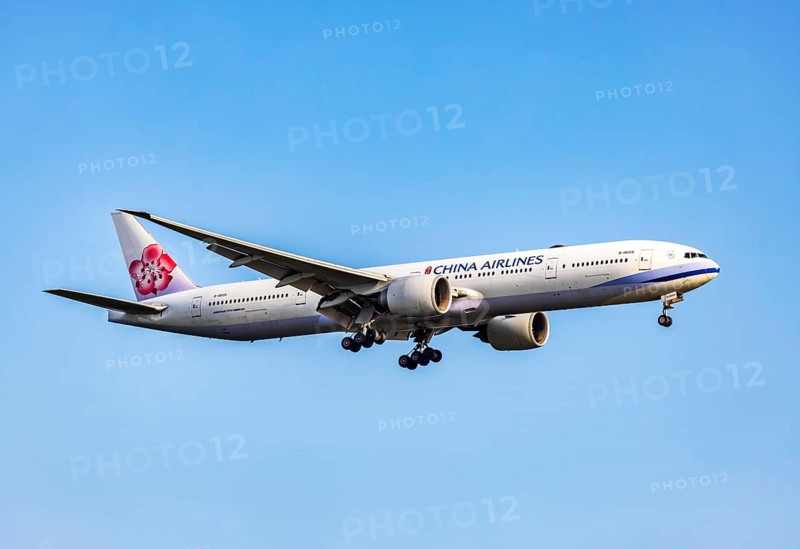 China Airlines Boeing 777-300ER on approach