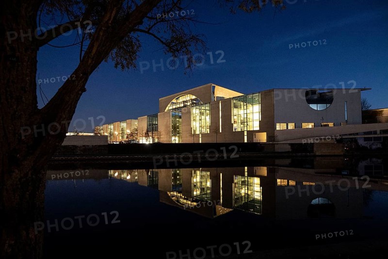 Federal Chancellery at blue hour
