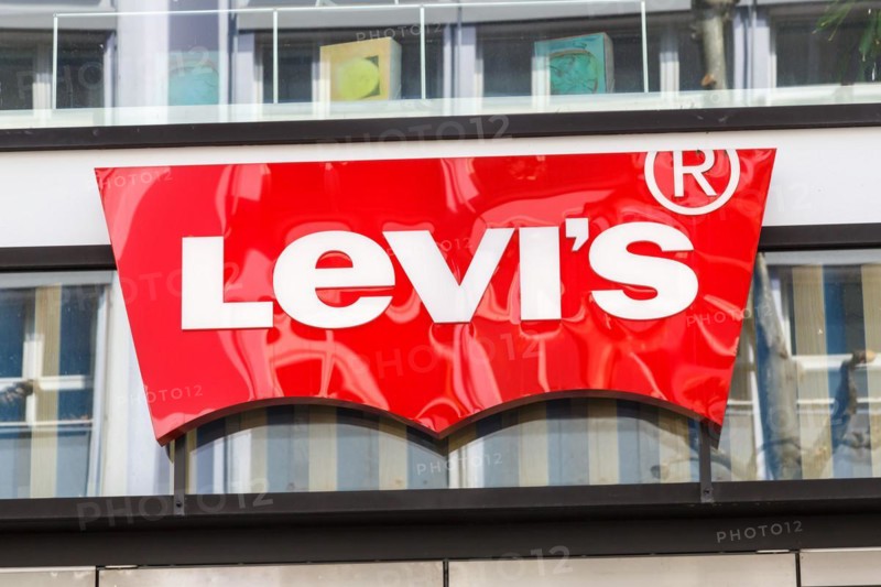 Shop Levi's brand with logo retail on Koenigstrasse in Stuttgart