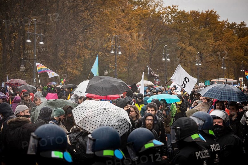 Demonstrators protest against the reform of the infection protection law