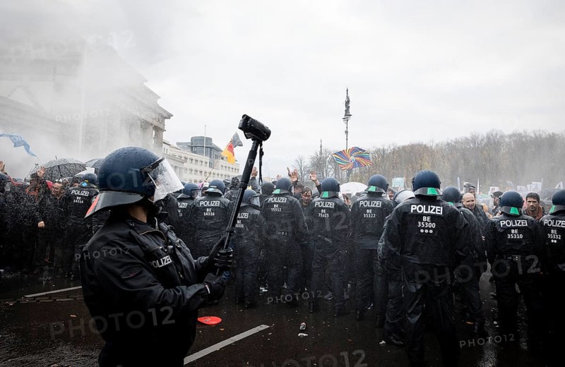 Police action against the demonstration against the reformed Infection Protection Act by Corona sceptics