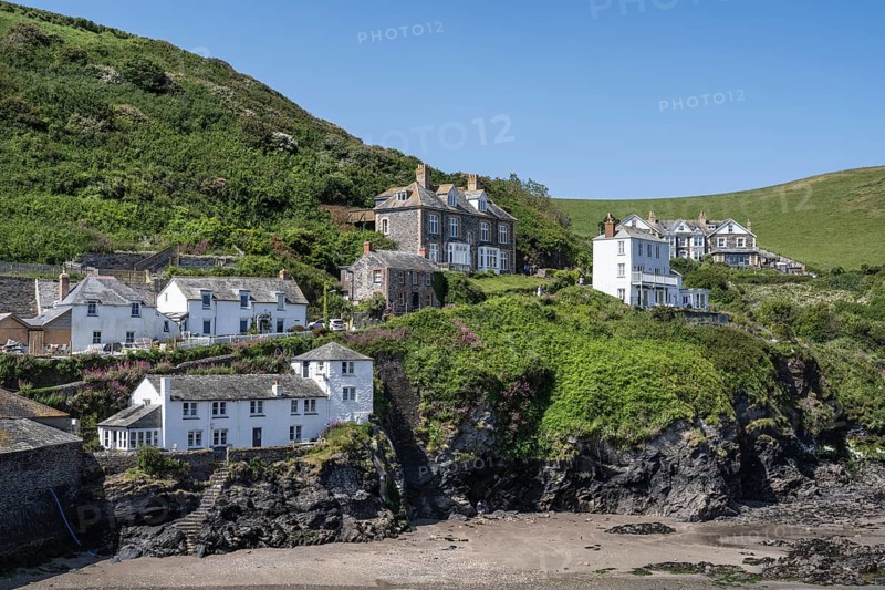 Cottages and traditionally built stone houses on the cliffs of Port Isaac