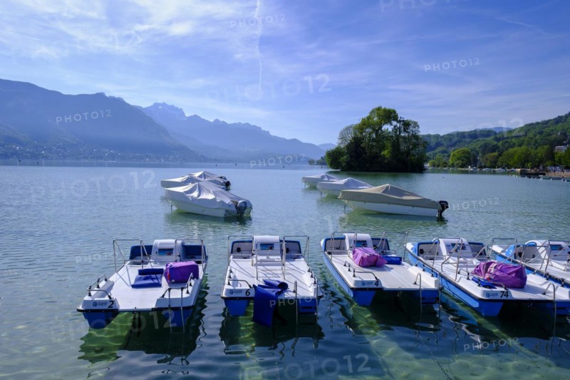 Boat hire at Lac d'Annecy