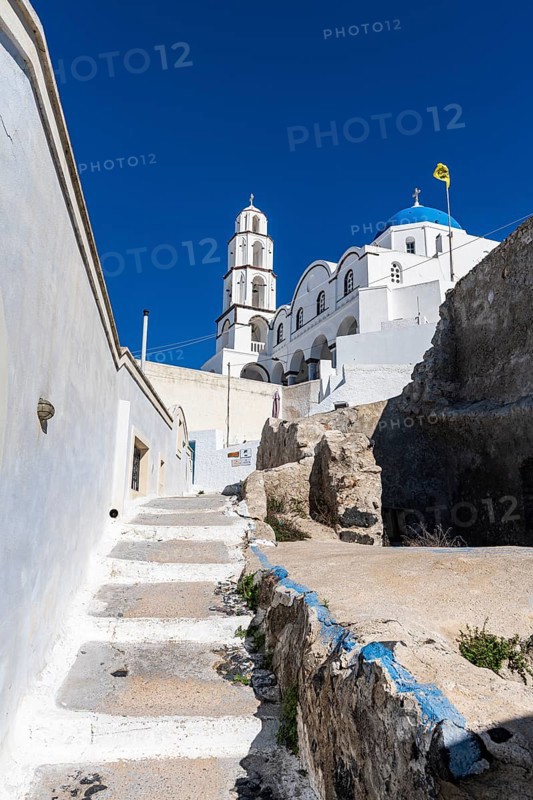Whitewashed architecture in Pyrgos