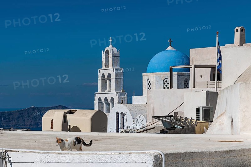Whitewashed architecture in Pyrgos