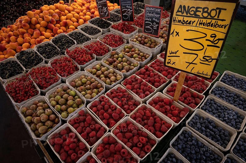 Fruit. fresh berries in bowls