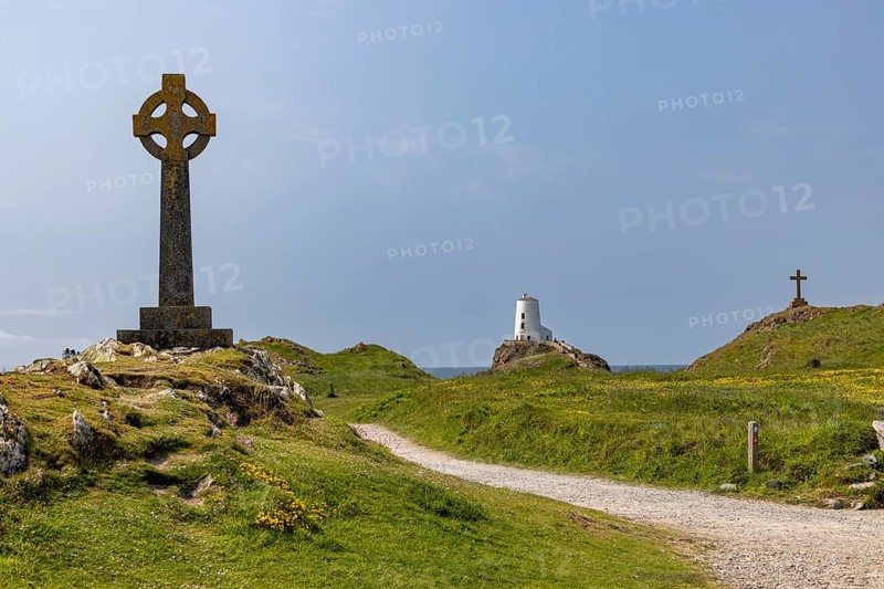 Celtic Cross and Goleudy TÅµr Mawr Lighthouse