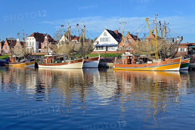 Crab cutter in Greetsiel harbour