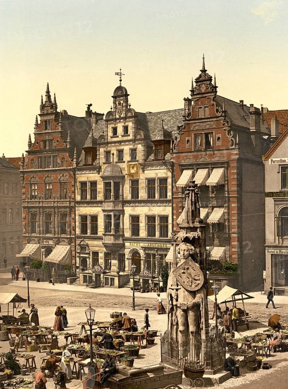 The Roland at the market place in Bremen