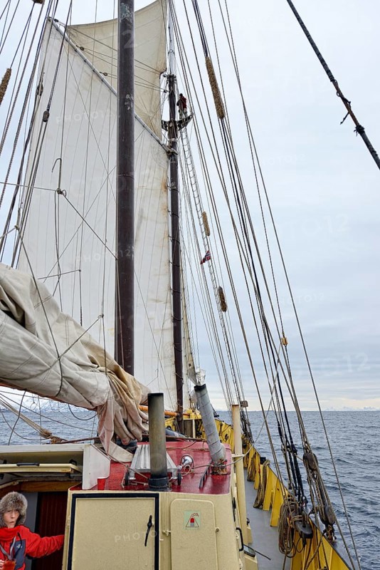 Man in the crow's nest of the two-master Noorderlicht