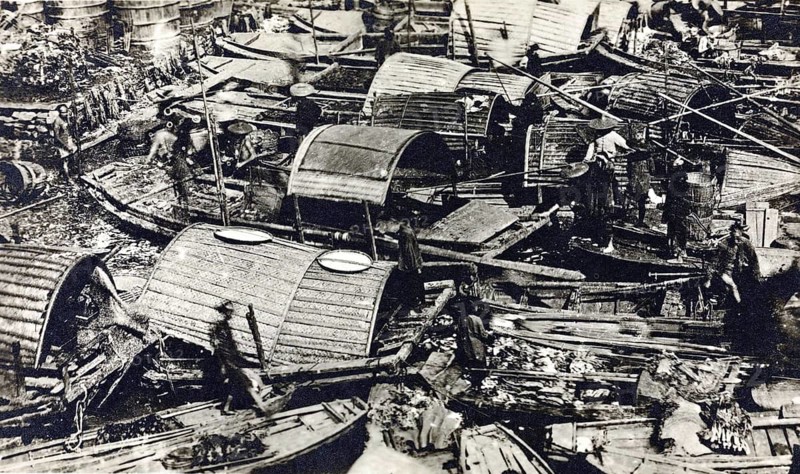 Reed Boats in Canton in the Harbour