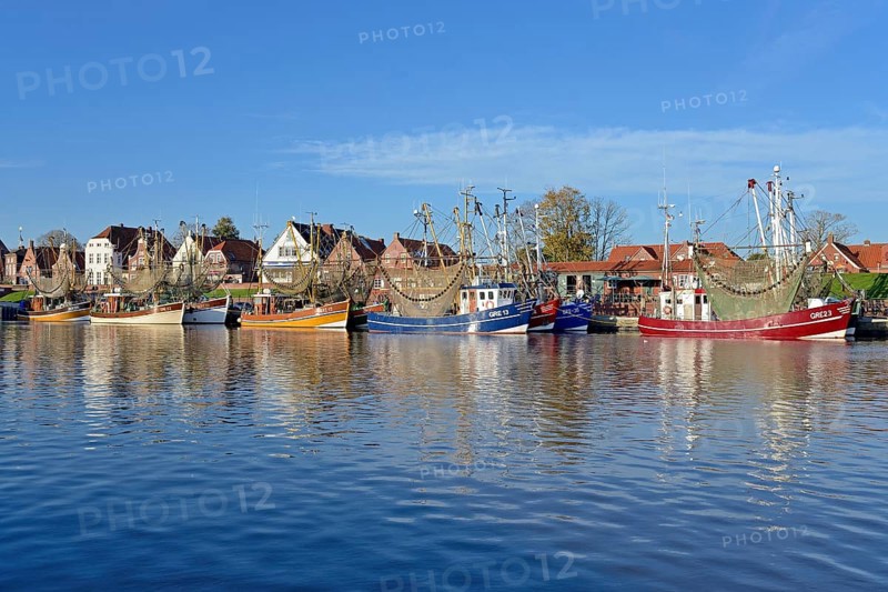 Crab cutter in Greetsiel harbour