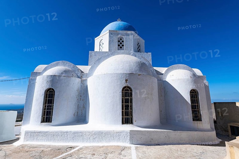 Whitewashed architecture in Pyrgos
