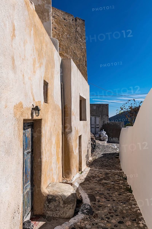 Whitewashed architecture in Pyrgos