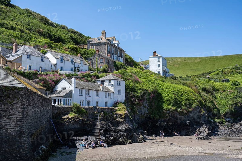 Cottages and traditionally built stone houses on the cliffs of Port Isaac