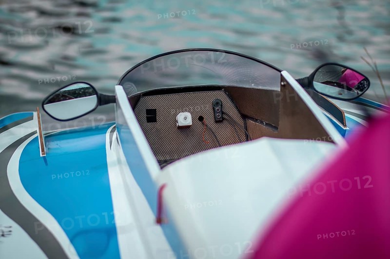 Sports racing boat