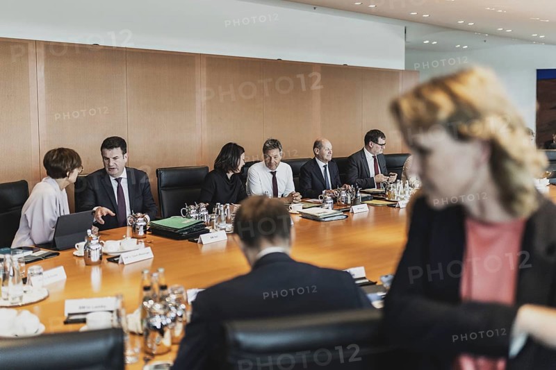 (L-R) Bettina Stark-Watzinger (FDP), Federal Minister of Education and Research, Hubertus Heil (SPD), Federal Minister of Labour and Social Affairs, Annalena Baerbock (Buendnis 90 Die Gruenen), Federal Minister of Foreign Affairs, Robert Habeck (Buendnis 90 Die Gruenen), Federal Minister of Economics and Climate Protection and Vice Chancellor, Olaf Scholz (SPD), Federal Chancellor, Wolfgang Schmidt (SPD), Head of the Federal Chancellery, and Steffi Lemke (Buendnis 90 Die Gruenen), Federal Minister of Environment, Nature Conservation, Nuclear Safety