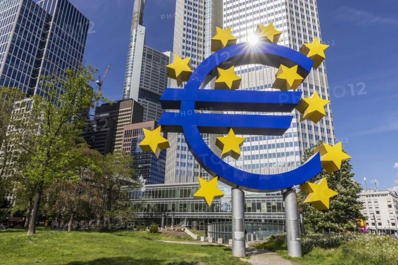 Euro sculpture