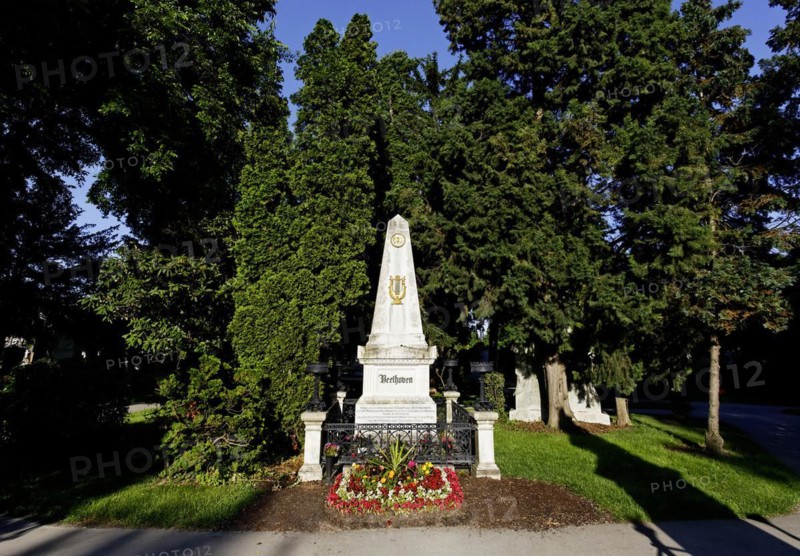 Central Cemetery with Grave of Honour