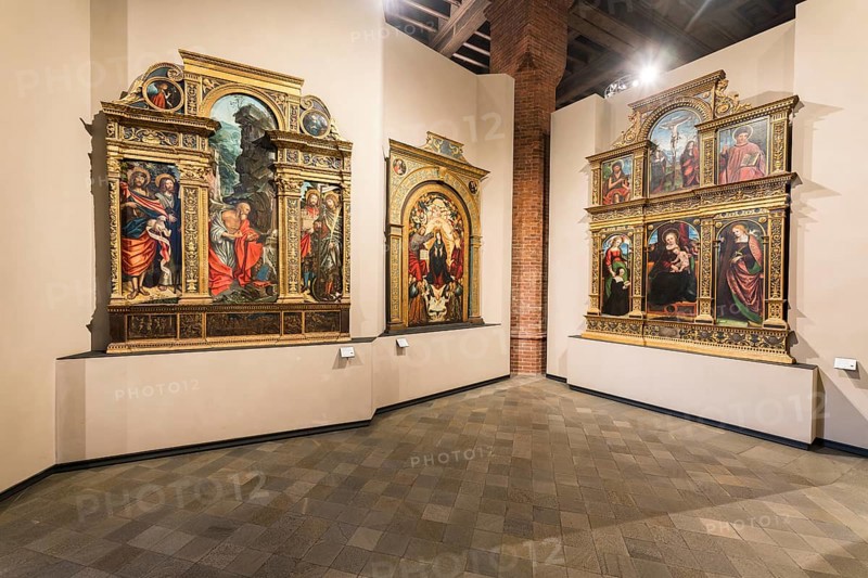 Gothic painting in the Sala Acaia