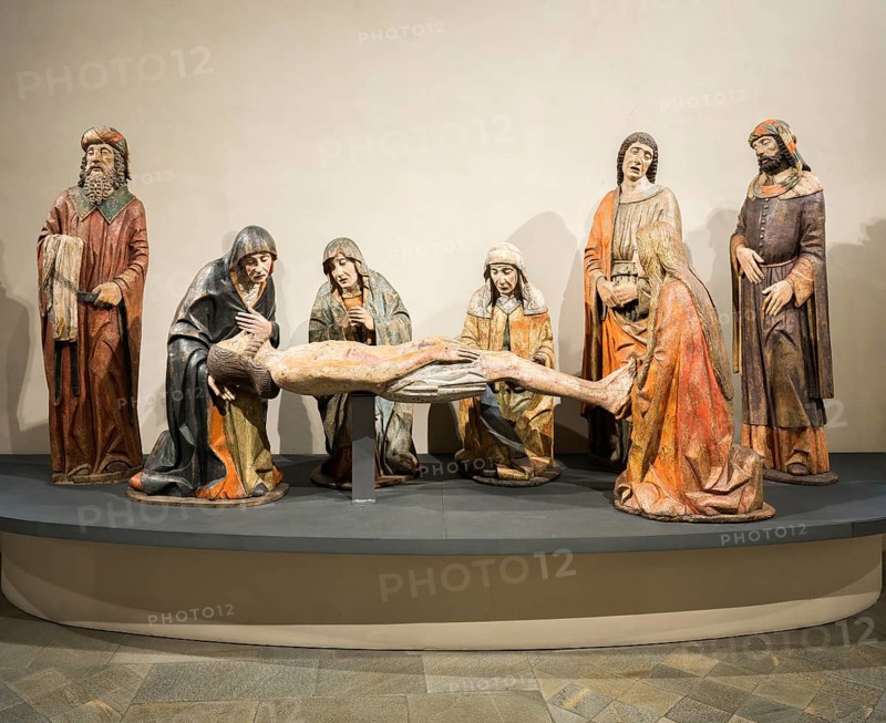 Wooden group of figures